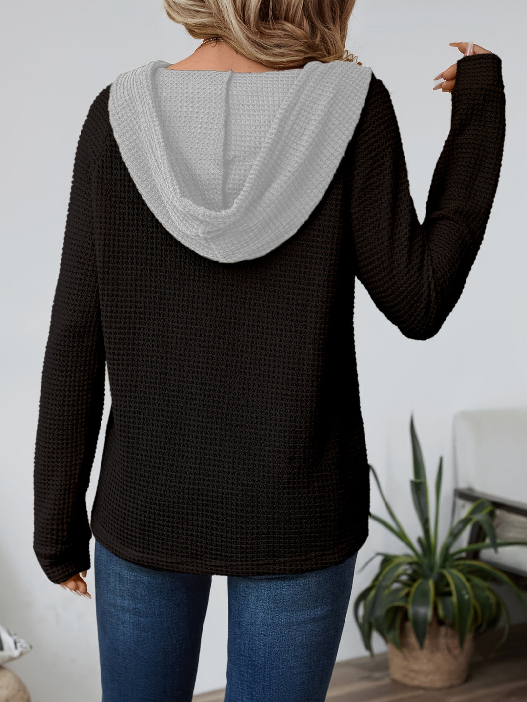 Kordula | Legerer Kapuzenpullover mit Knopfleiste