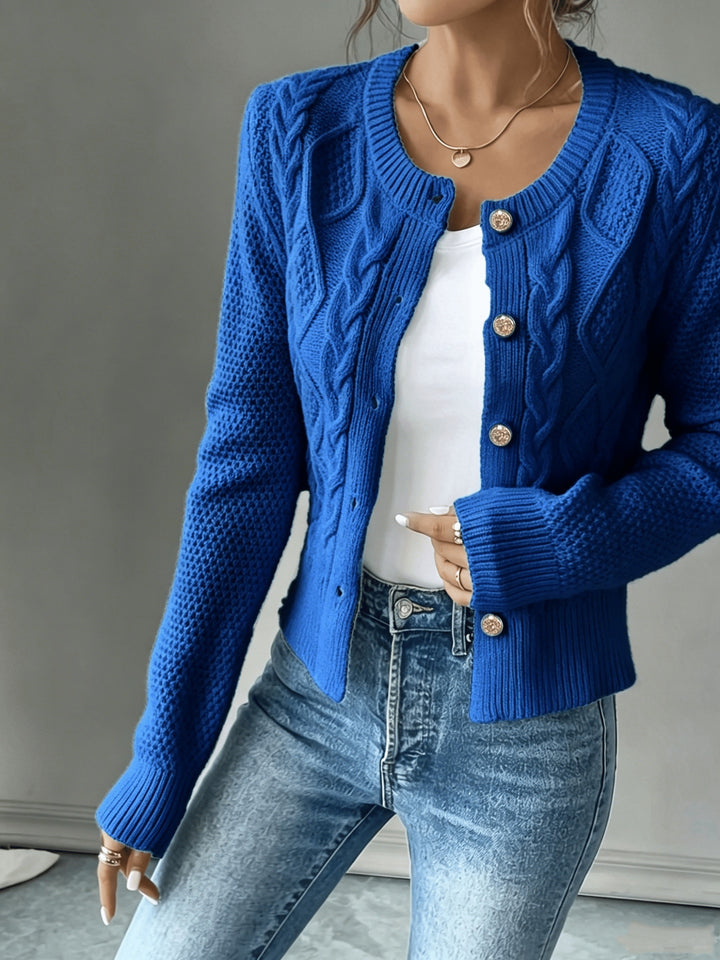Agnes | Elegante Strickjacke mit Zopfmuster