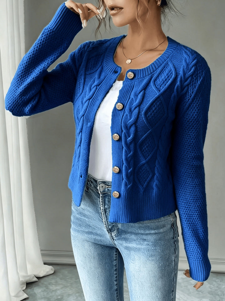 Agnes | Elegante Strickjacke mit Zopfmuster