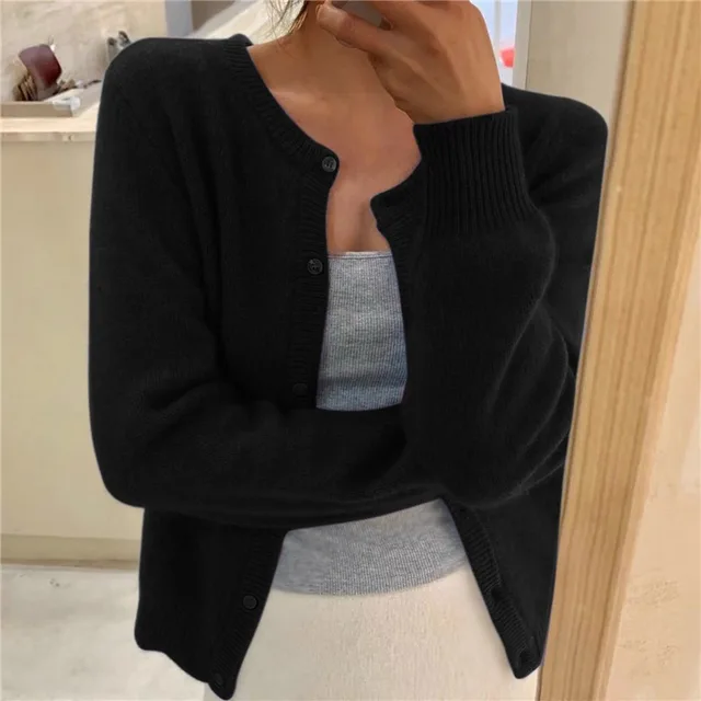 Inken | Feine Strickjacke mit Rundhals