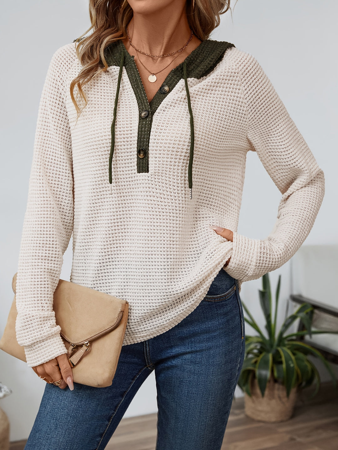 Kordula | Legerer Kapuzenpullover mit Knopfleiste