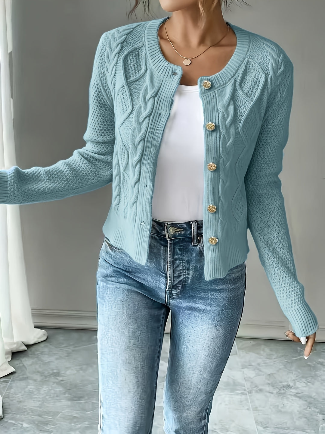 Agnes | Elegante Strickjacke mit Zopfmuster