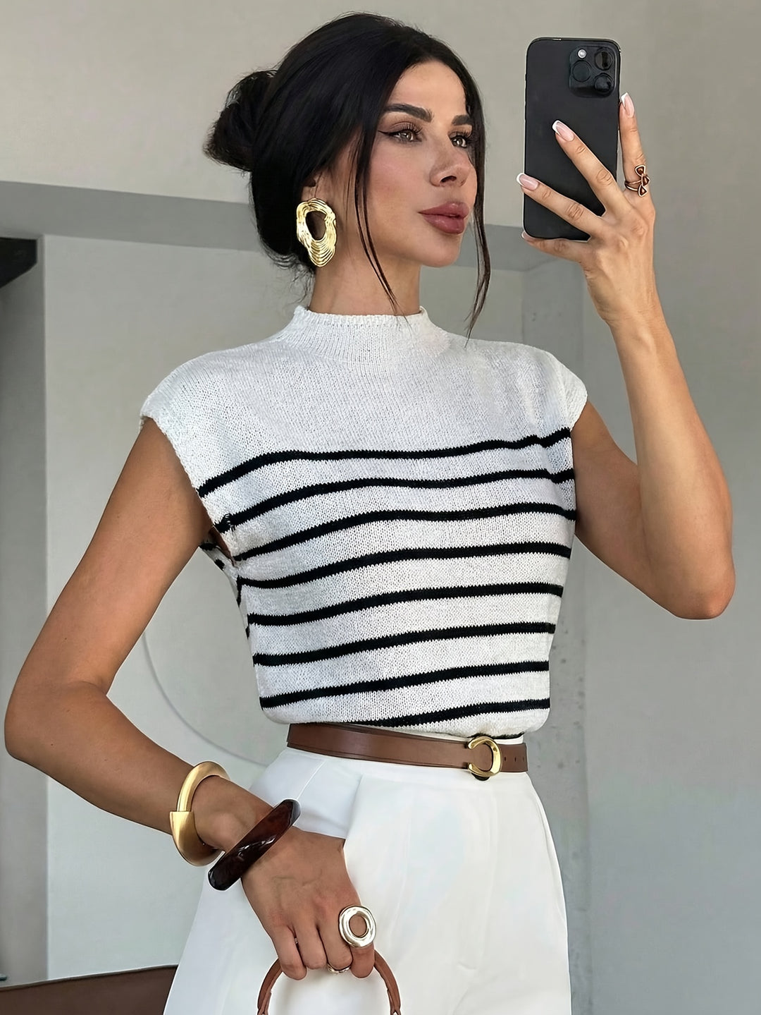 Ute | Elegantes Kurzarm-Top mit Stehkragen