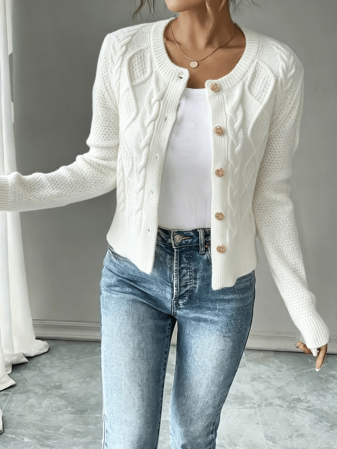 Agnes | Elegante Strickjacke mit Zopfmuster