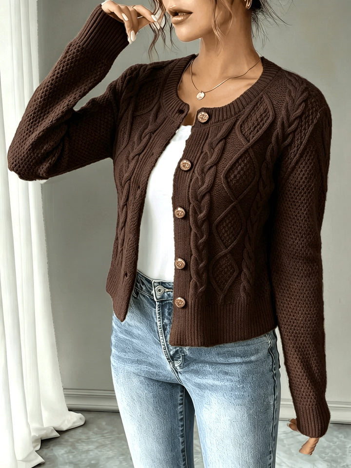 Agnes | Elegante Strickjacke mit Zopfmuster