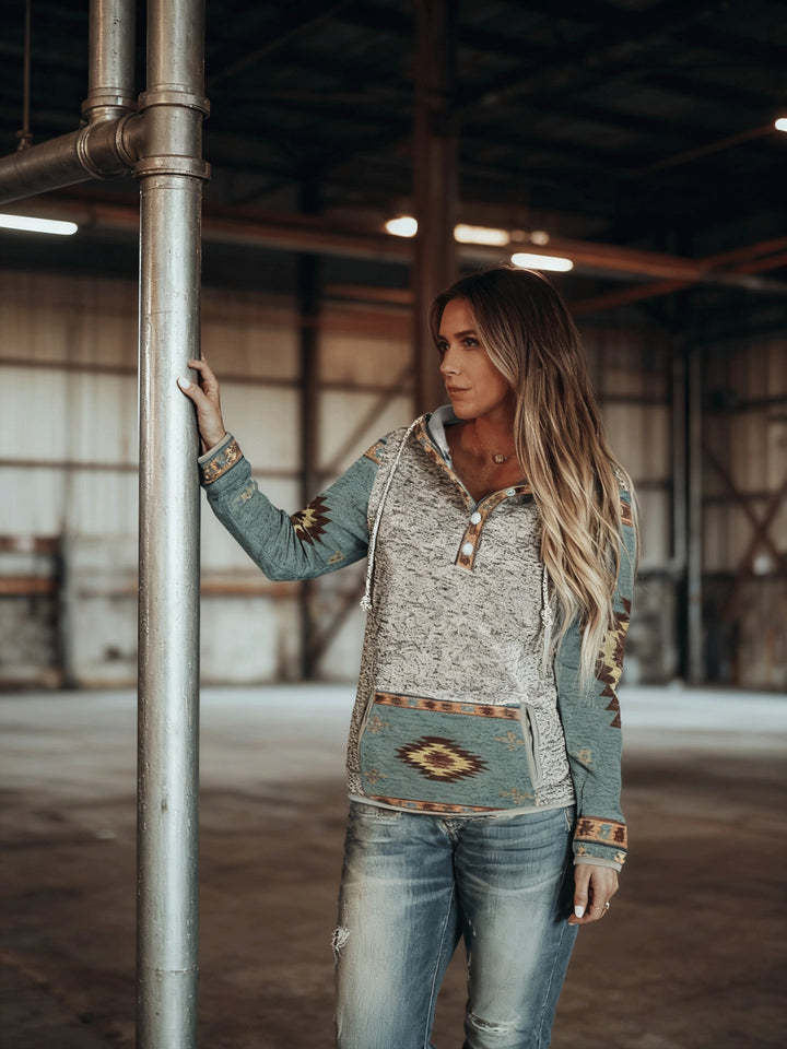 Svenja | Charakterstarker Kapuzenpullover im Ethno-Look