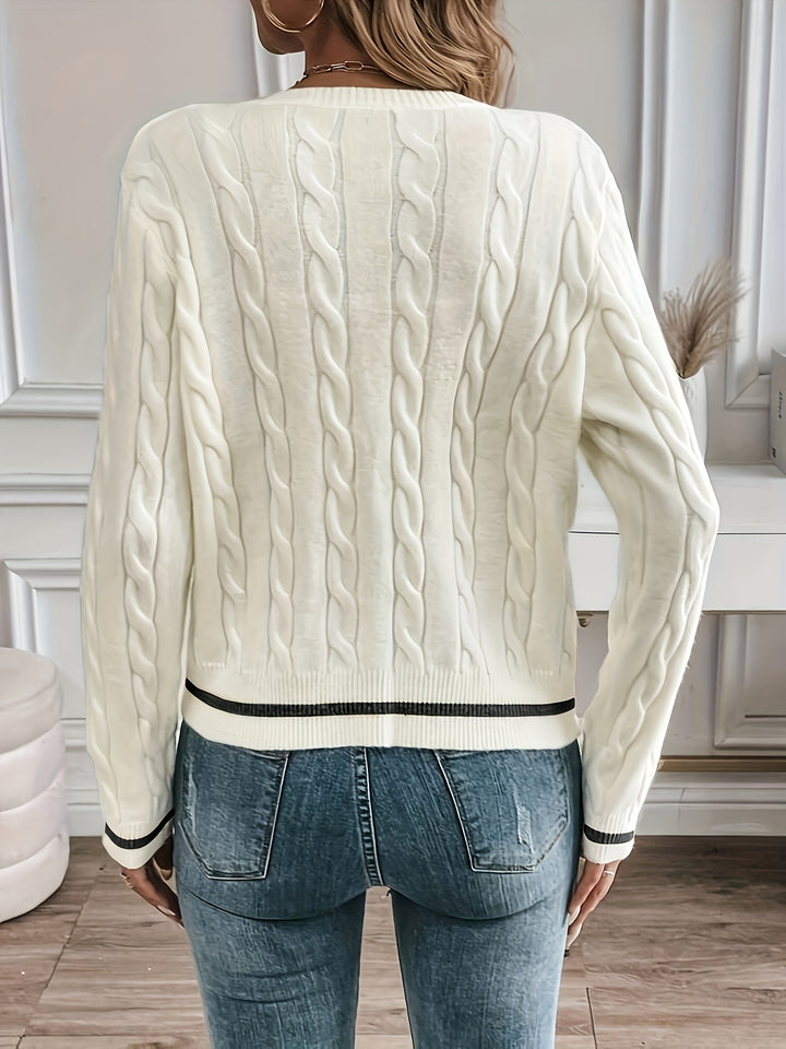 Josefa | Elegante Strickjacke mit Zierknöpfen