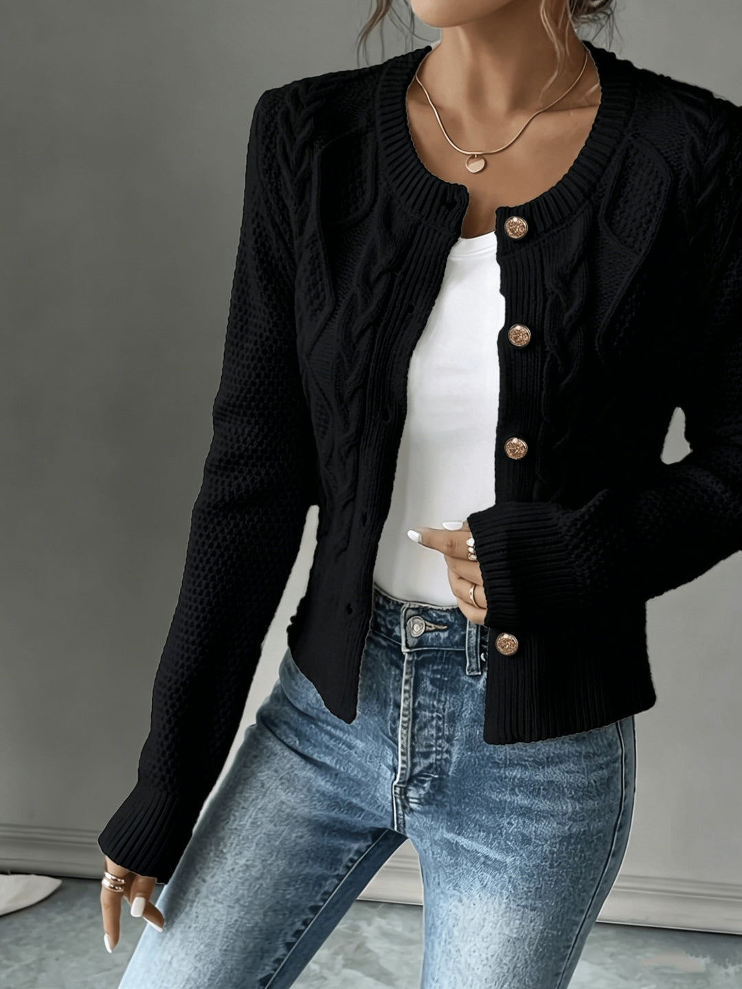 Agnes | Elegante Strickjacke mit Zopfmuster