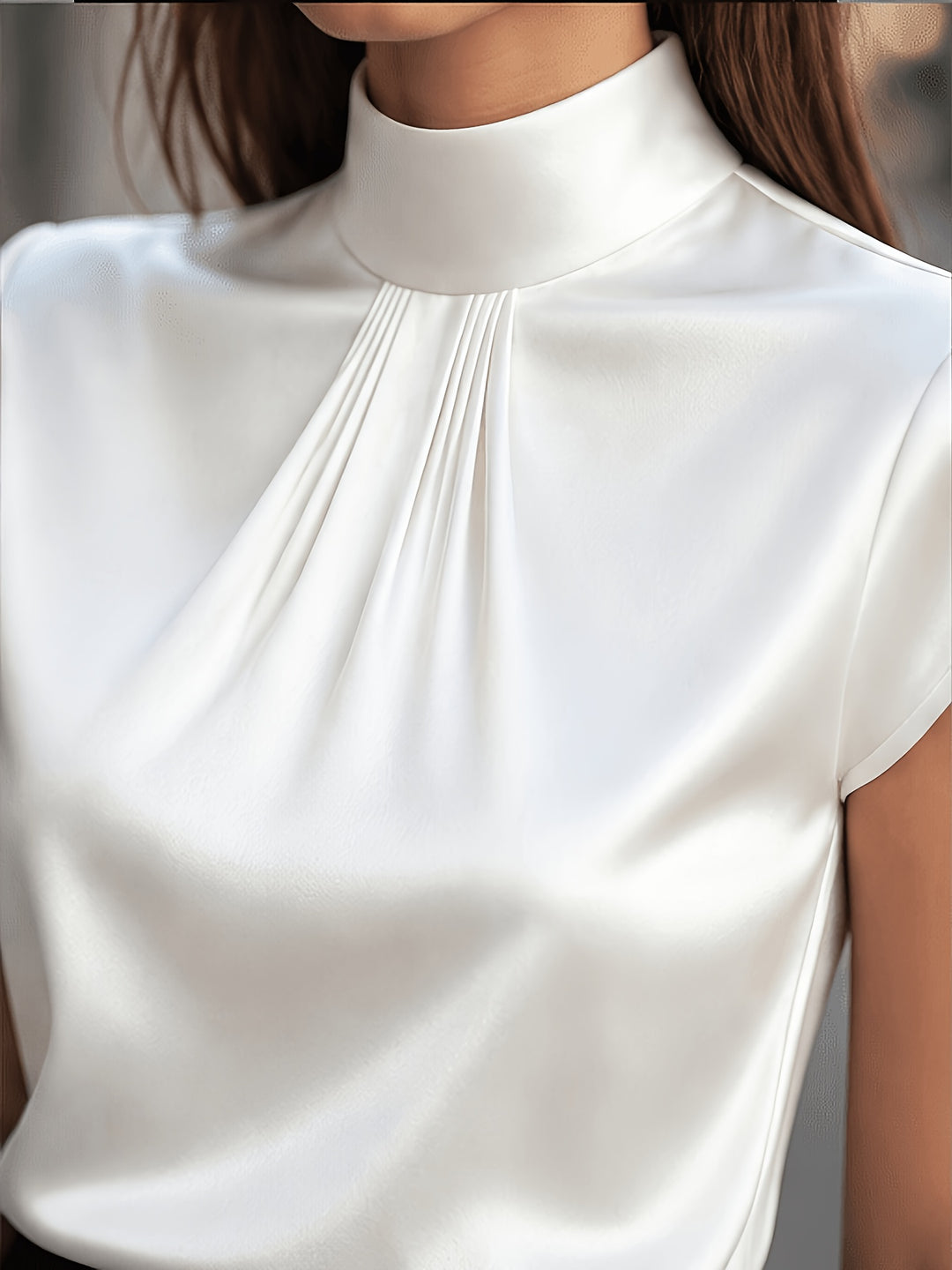 Sylvia | Elegante Stehkragen-Bluse mit Faltendetail