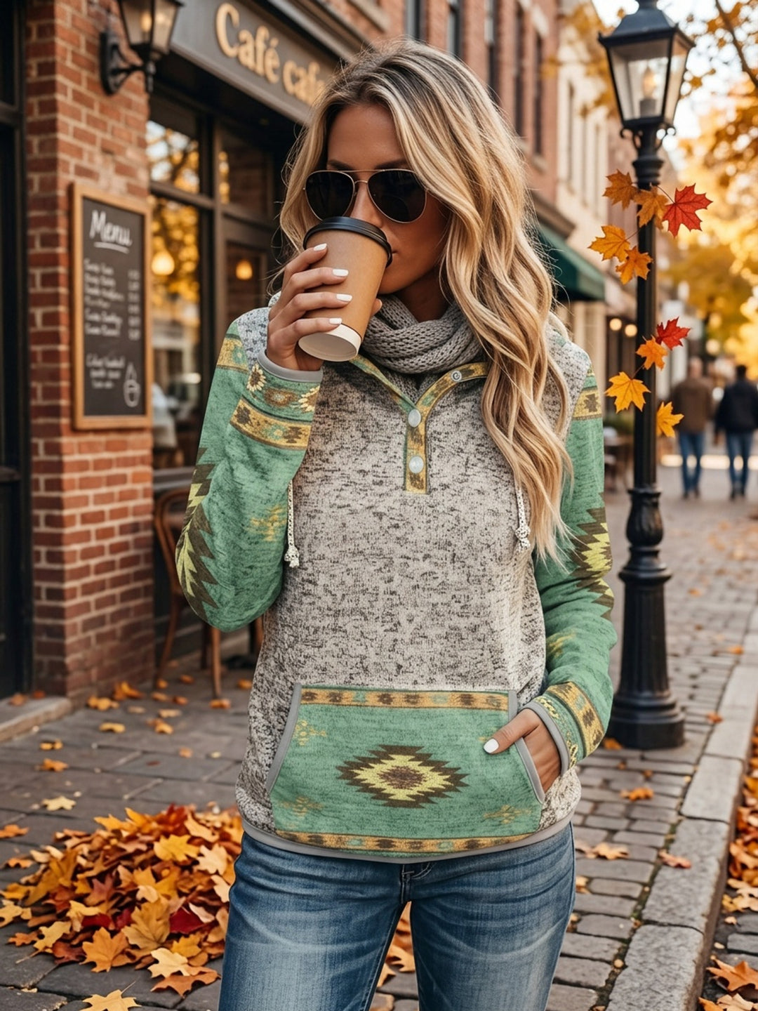 Svenja | Charakterstarker Kapuzenpullover im Ethno-Look