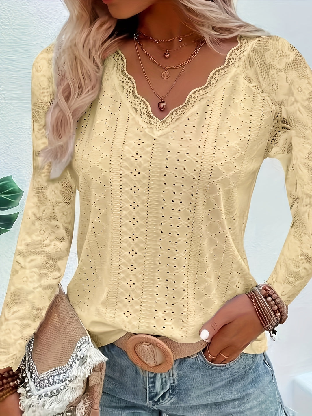 Rieke | Elegantes Spitzen-Oberteil mit Schnürausschnitt