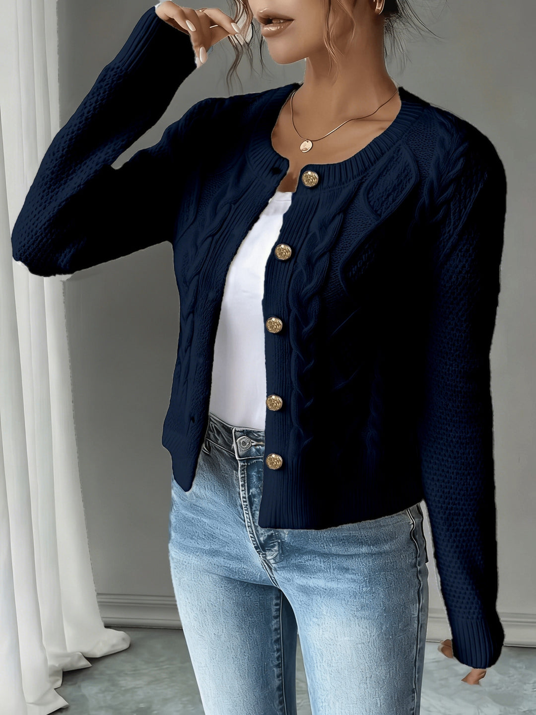 Agnes | Elegante Strickjacke mit Zopfmuster