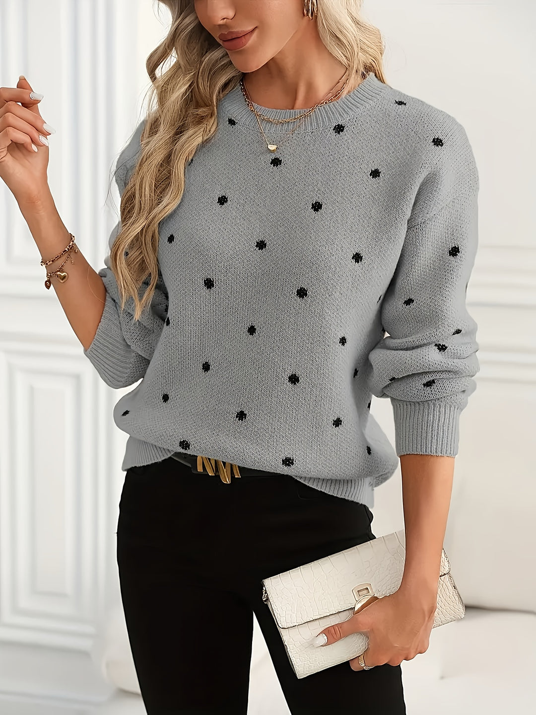 Ulrike | Verspielter Pünktchen-Pullover
