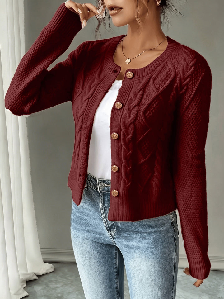 Agnes | Elegante Strickjacke mit Zopfmuster