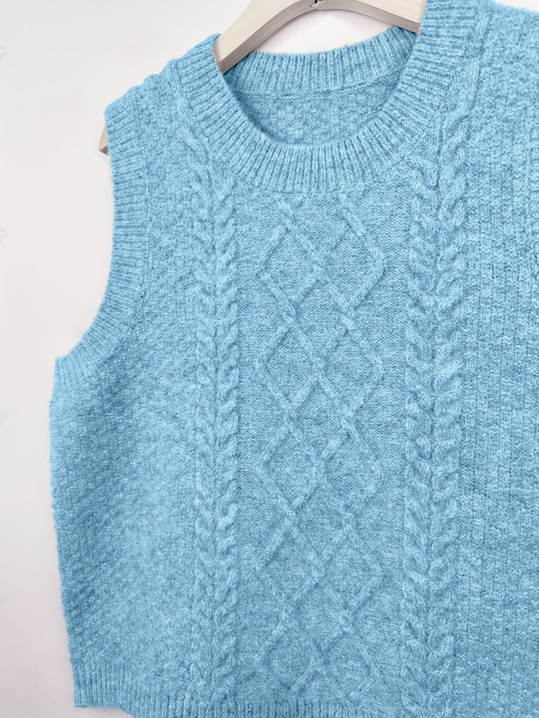 Hilde | Zopfgestrickter Pullunder mit Rundhals