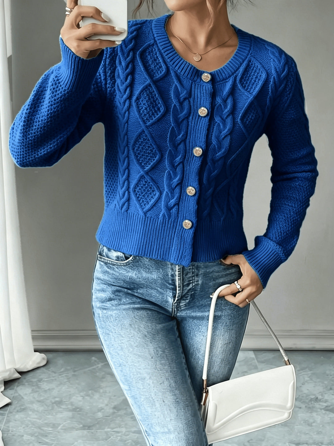 Agnes | Elegante Strickjacke mit Zopfmuster
