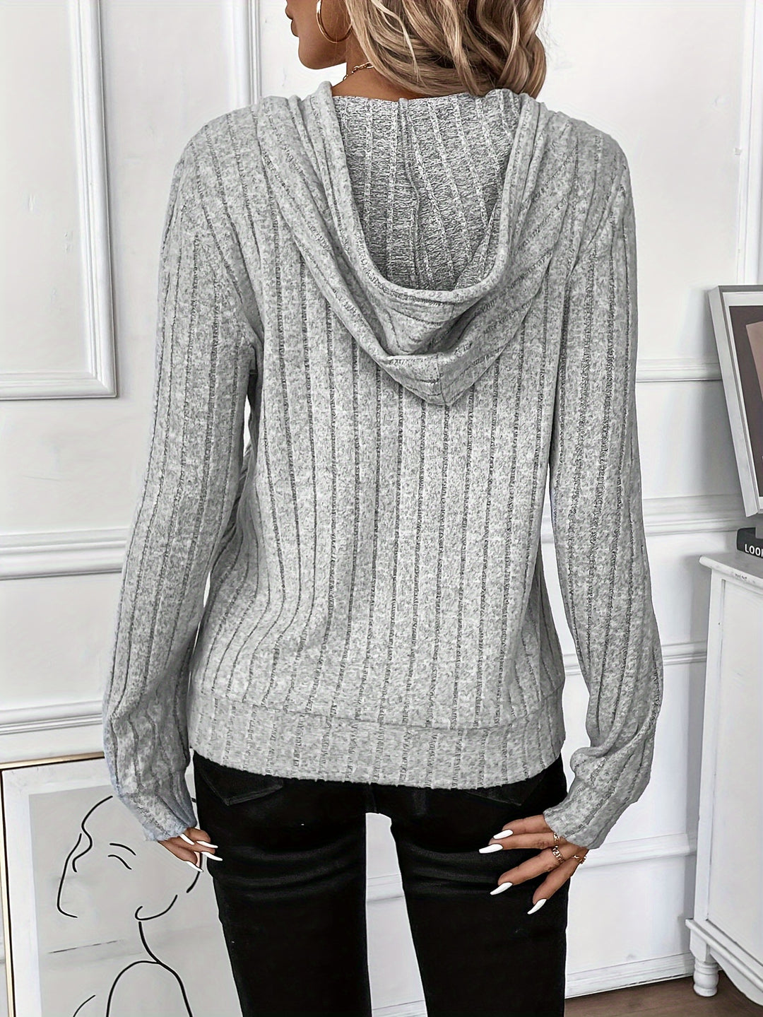 Regine | Legerer Kapuzenpullover mit feiner Rippstruktur