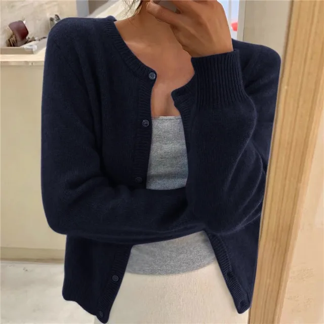 Inken | Feine Strickjacke mit Rundhals