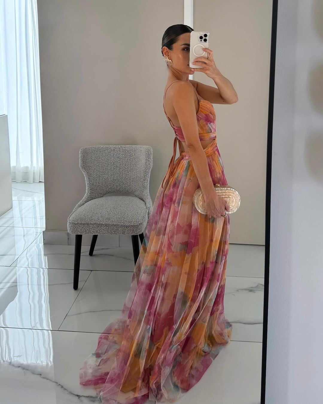 Josefine | Fließendes Abendkleid mit Blütenmuster