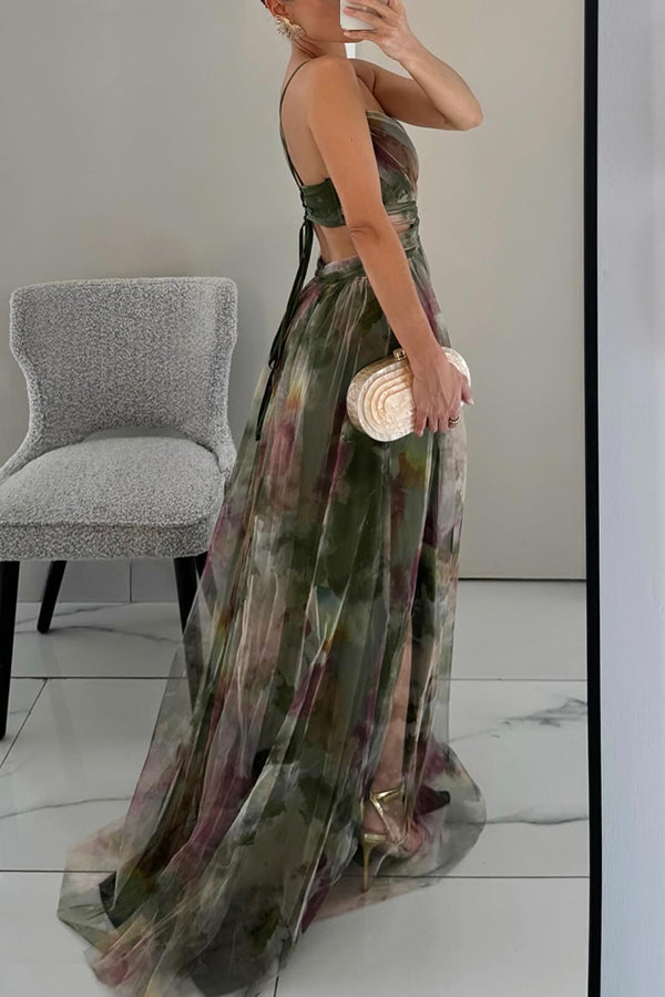 Josefine | Fließendes Abendkleid mit Blütenmuster