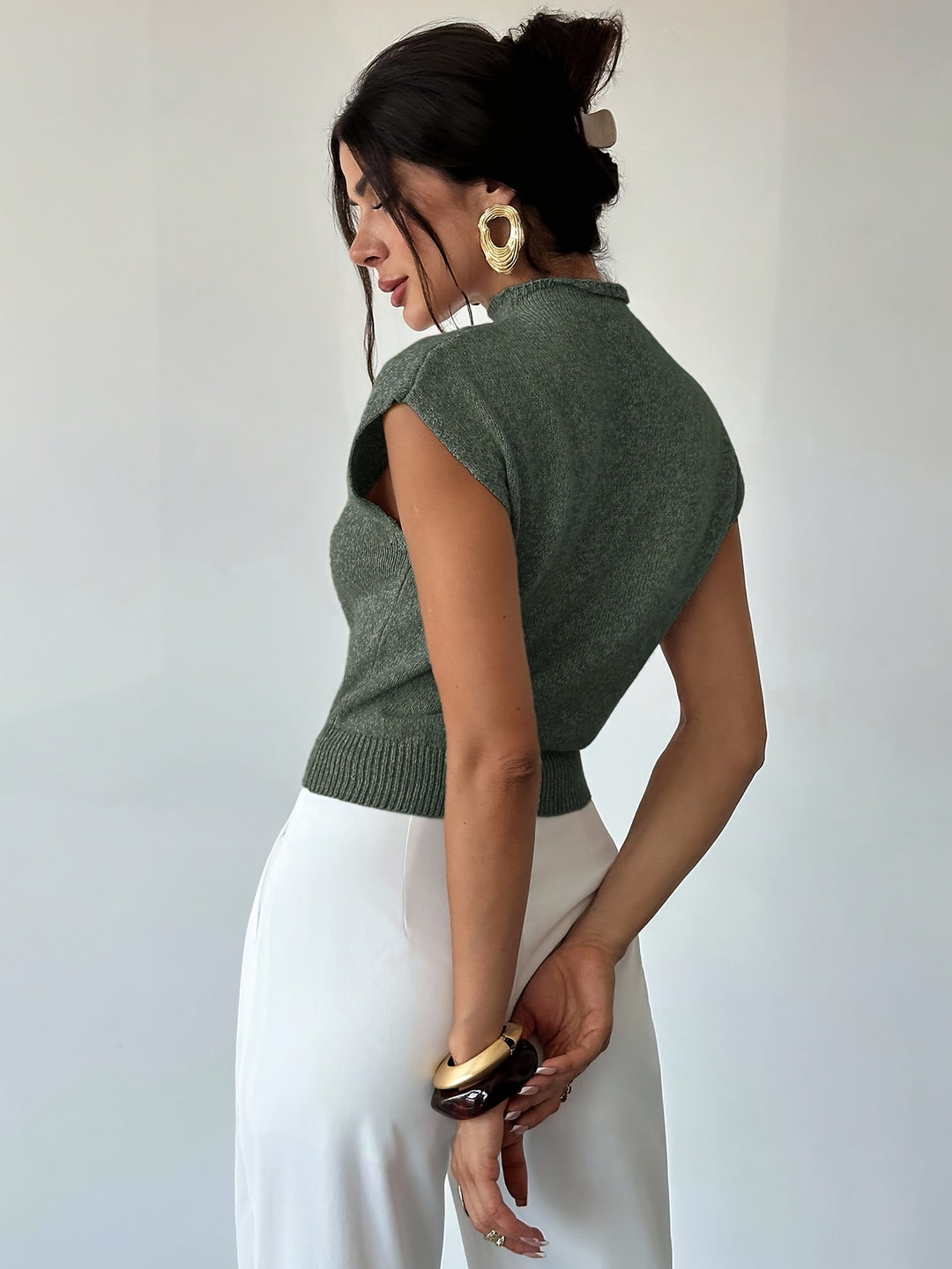Ute | Elegantes Kurzarm-Top mit Stehkragen