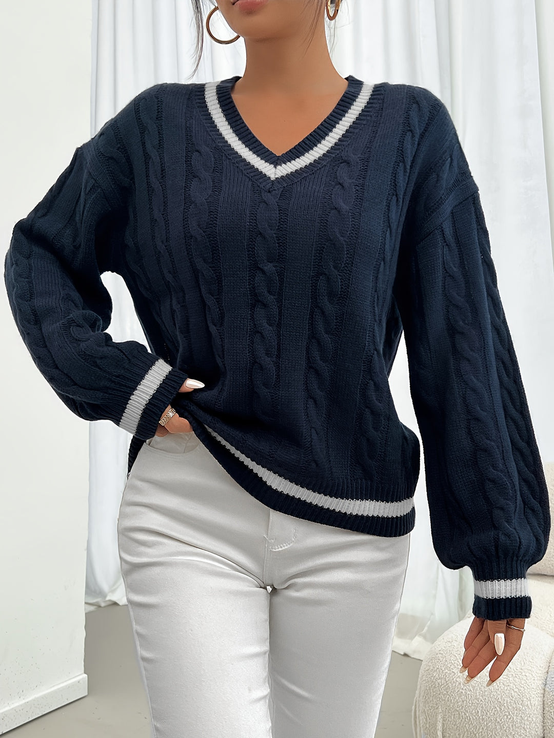 Cordelia | Klassischer Zopfstrick-Pullover mit V-Ausschnitt