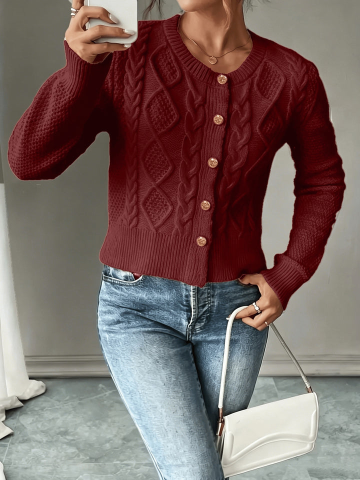 Agnes | Elegante Strickjacke mit Zopfmuster