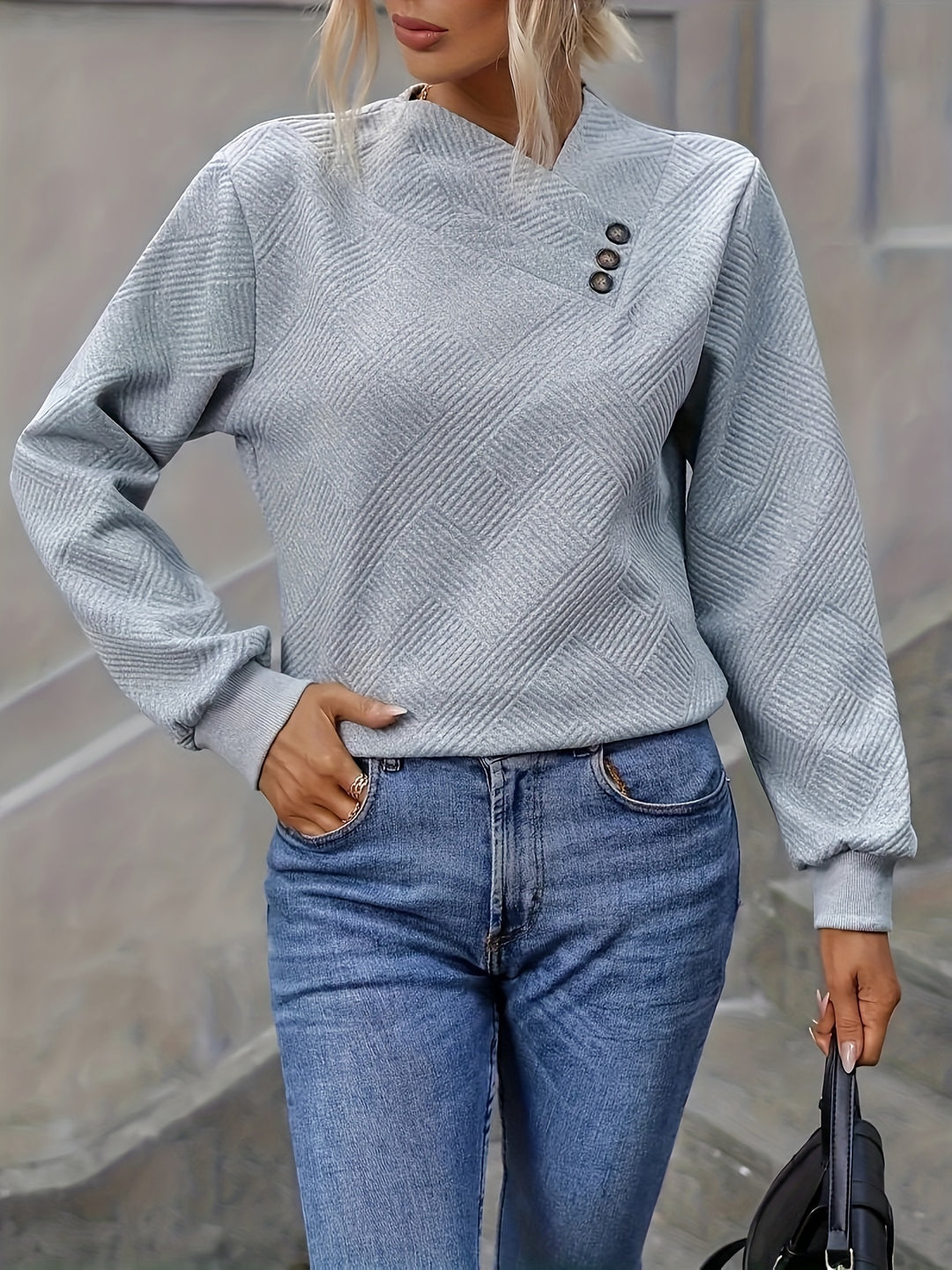 Dagmar | Eleganter Pullover mit Knopfdetail