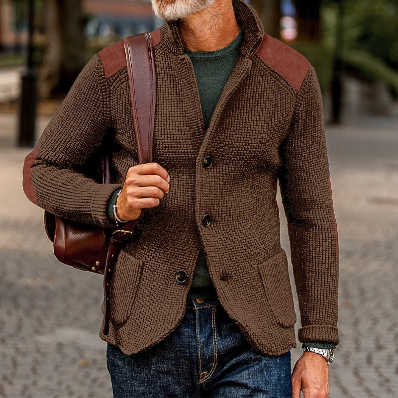 Holger | Markante Strickjacke mit Stehkragen