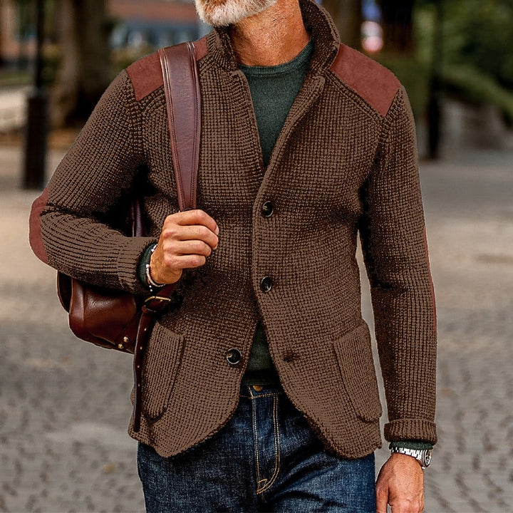 Holger | Markante Strickjacke mit Stehkragen
