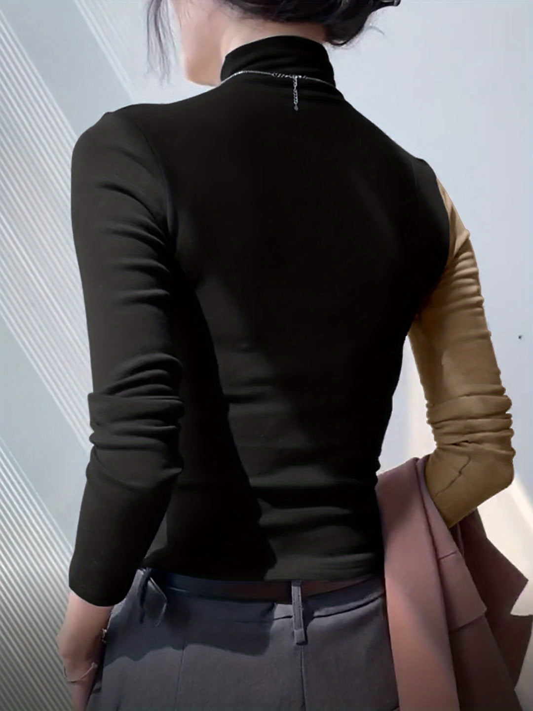Ida | Elegantes Zweifarben-Shirt mit Stehkragen