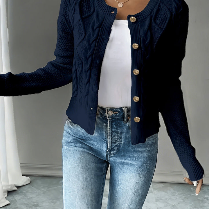 Agnes | Elegante Strickjacke mit Zopfmuster