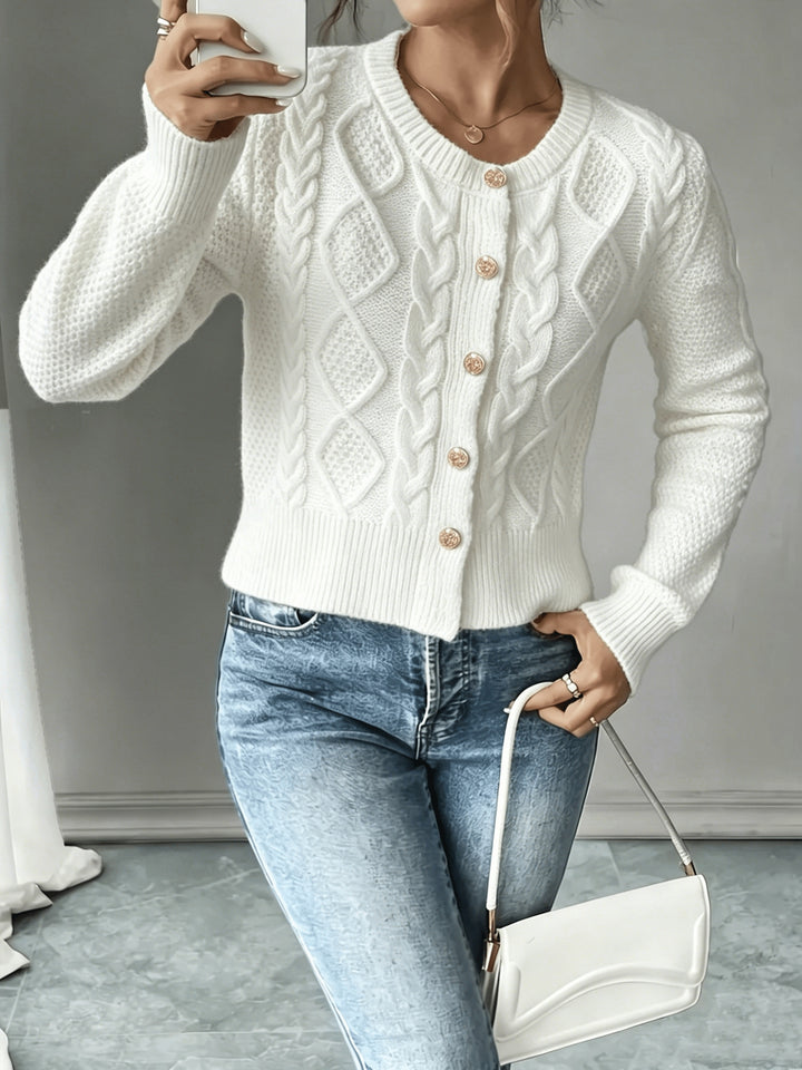 Agnes | Elegante Strickjacke mit Zopfmuster