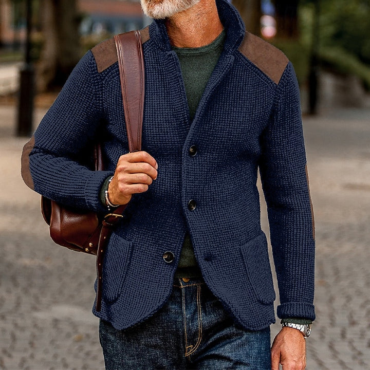 Holger | Markante Strickjacke mit Stehkragen