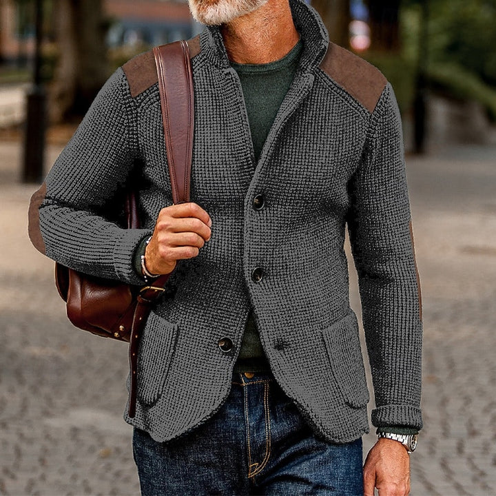 Holger | Markante Strickjacke mit Stehkragen