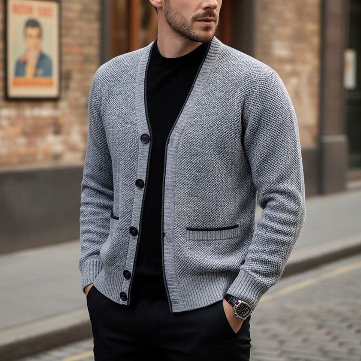 Sönke | Klassische Strickjacke mit V-Ausschnitt