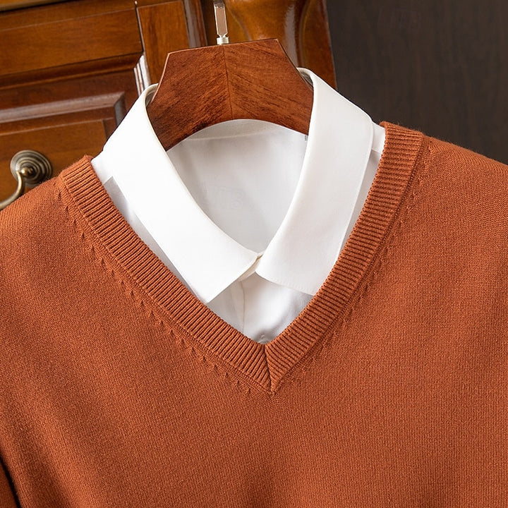 Dietmar | Klassischer Pullover mit V-Ausschnitt